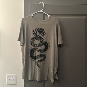 Reputation Snake T-Shirt × 1 
Taylor Swift Tour Tee with Snake Design